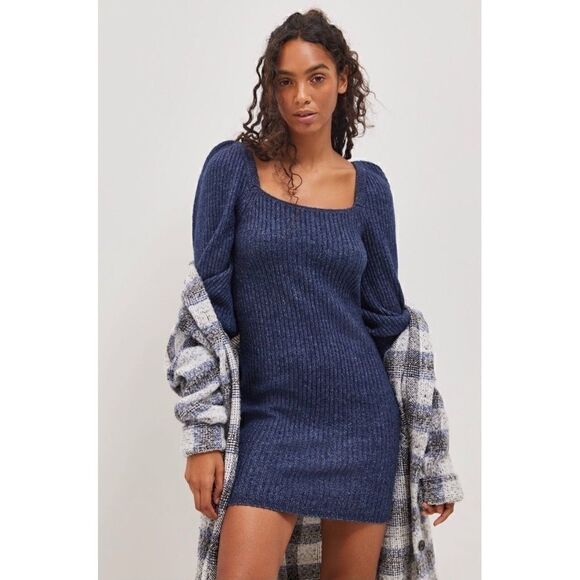 NEW Anthropologie Asha Navy Square Puff-Sleeved Shimmer Knit Mini Dress Medium - Picture 2 of 6